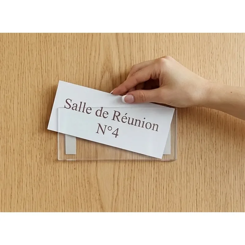 Portes affiches plexiglas : quand et pourquoi les utiliser ?