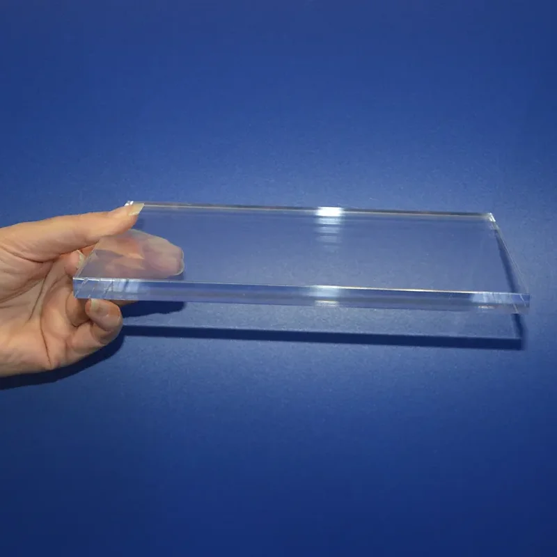 Plexiglas coulé ou extrudé : quelles différences ?